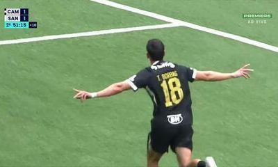Aos 51 min do 2º tempo - gol de dentro da área de Thiago Borbas do Atlético-MG contra o Santos